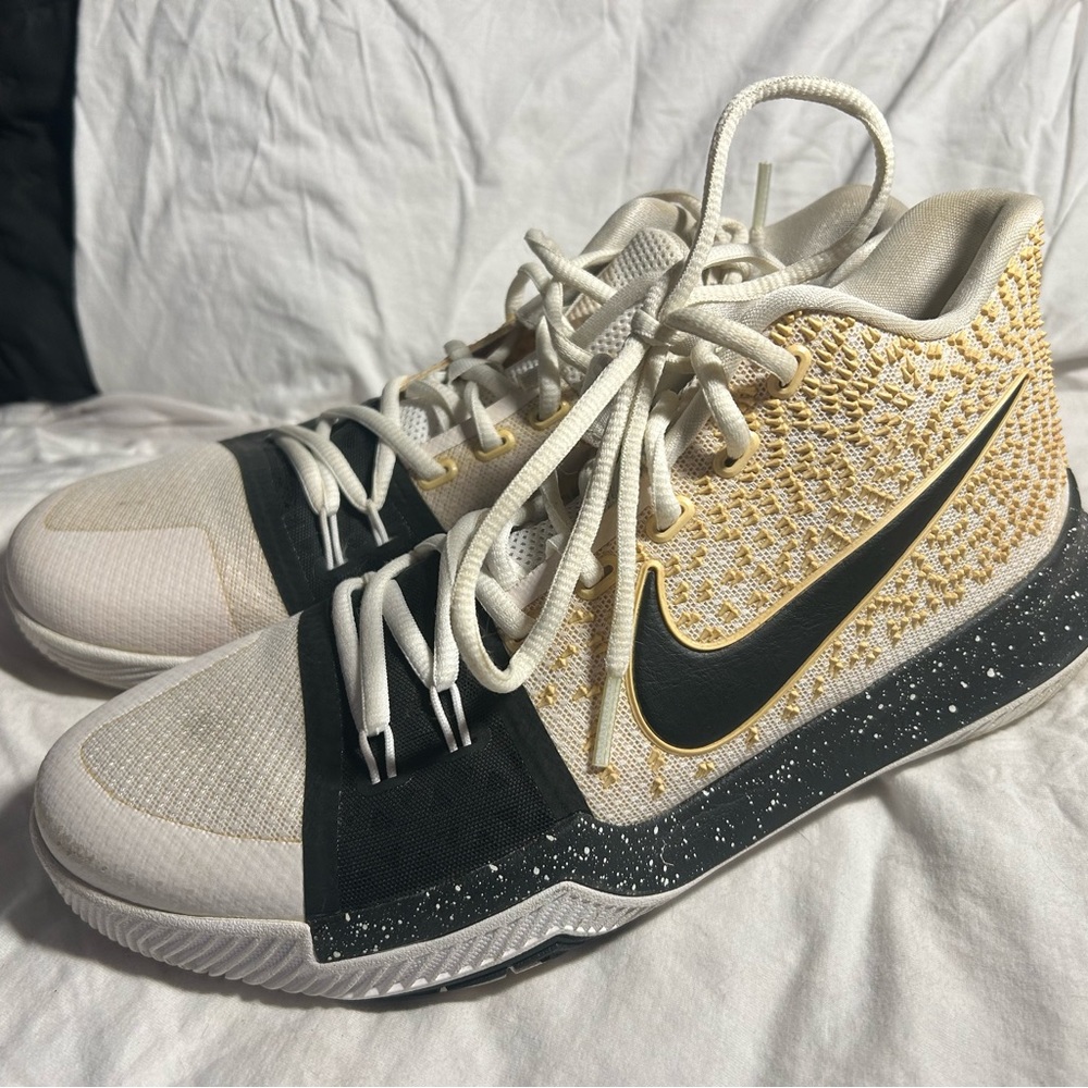 Kyrie irving 3 cookies and cream rare